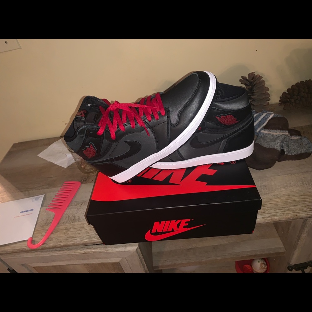 Jordan 1 high black satin